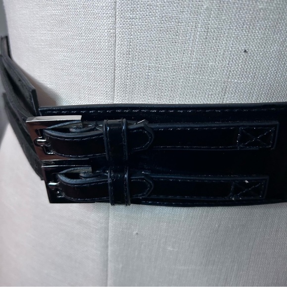 Double buckle black belt very good condition 32” total len unstreched - Picture 2 of 4